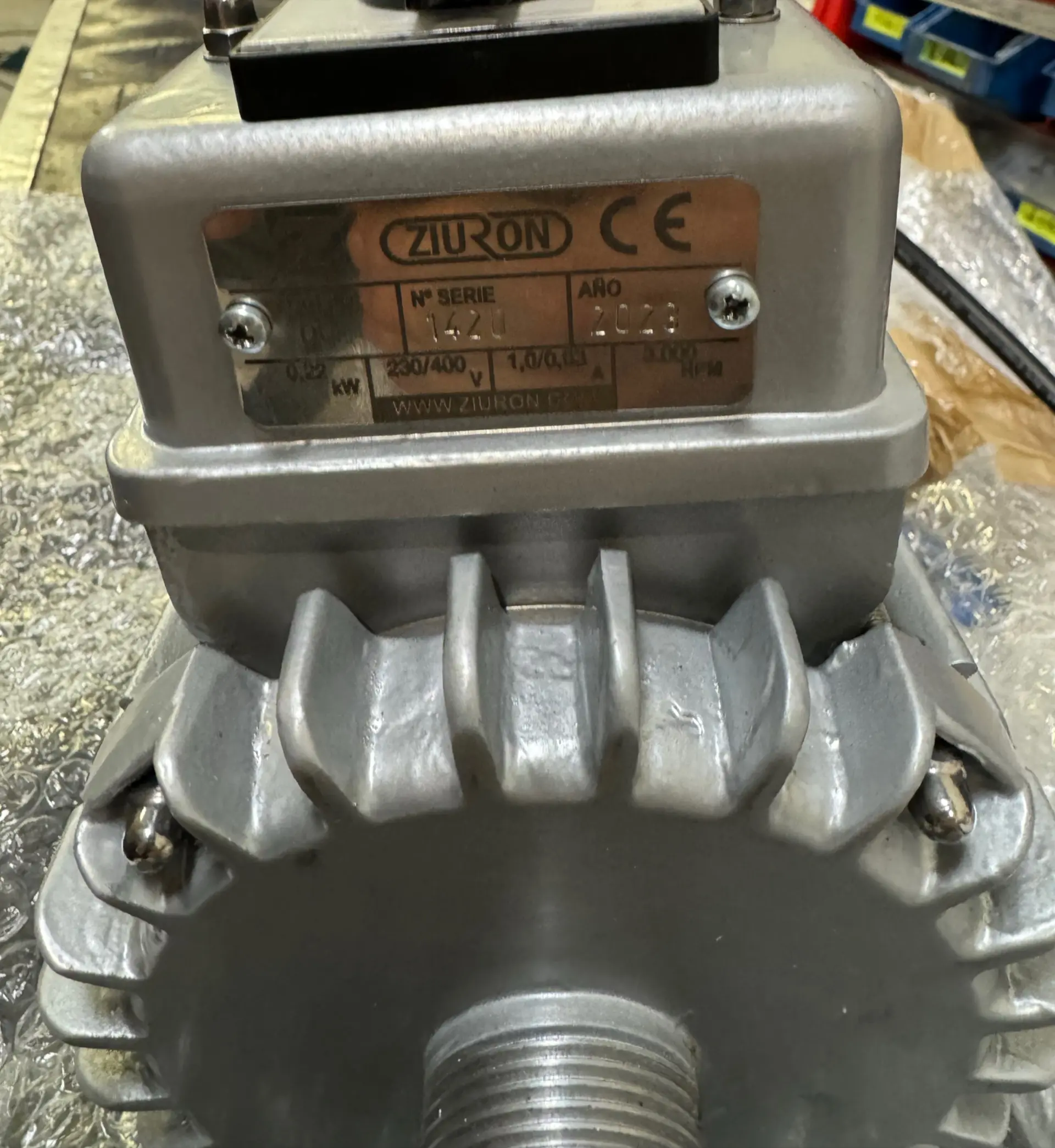Pequeño motor eléctrico rebobinado y montado, listo para entregar