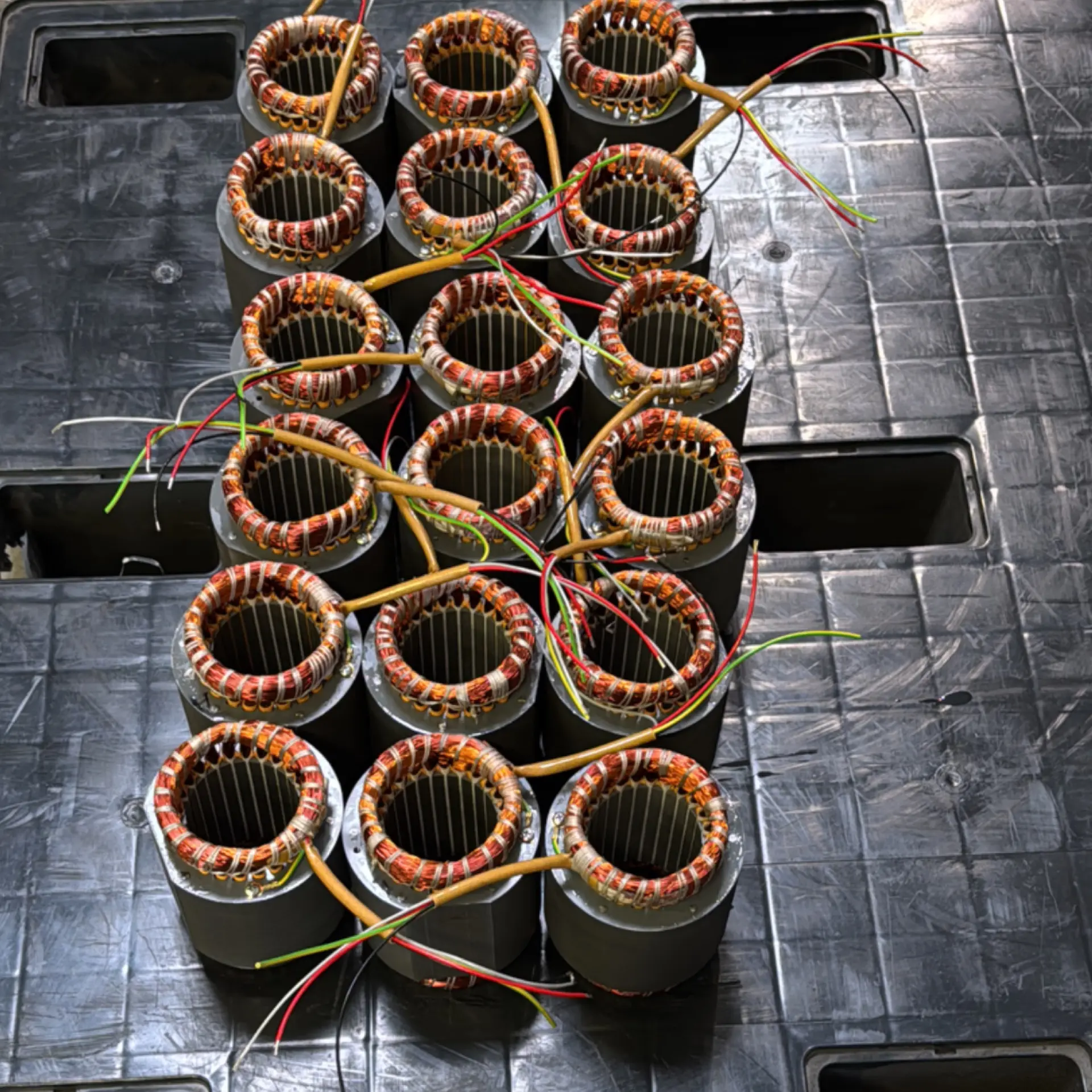 Motor eléctrico reparado y probado antes de la entrega
